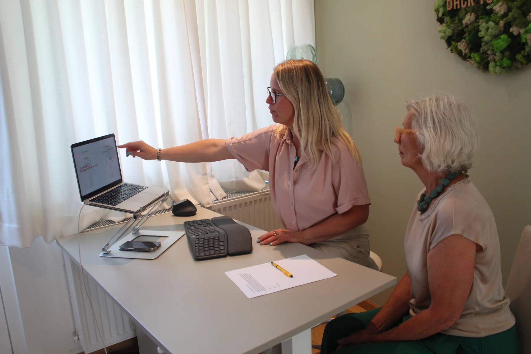 Marja in gesprek tijdens een persoonlijk begeleidingstraject